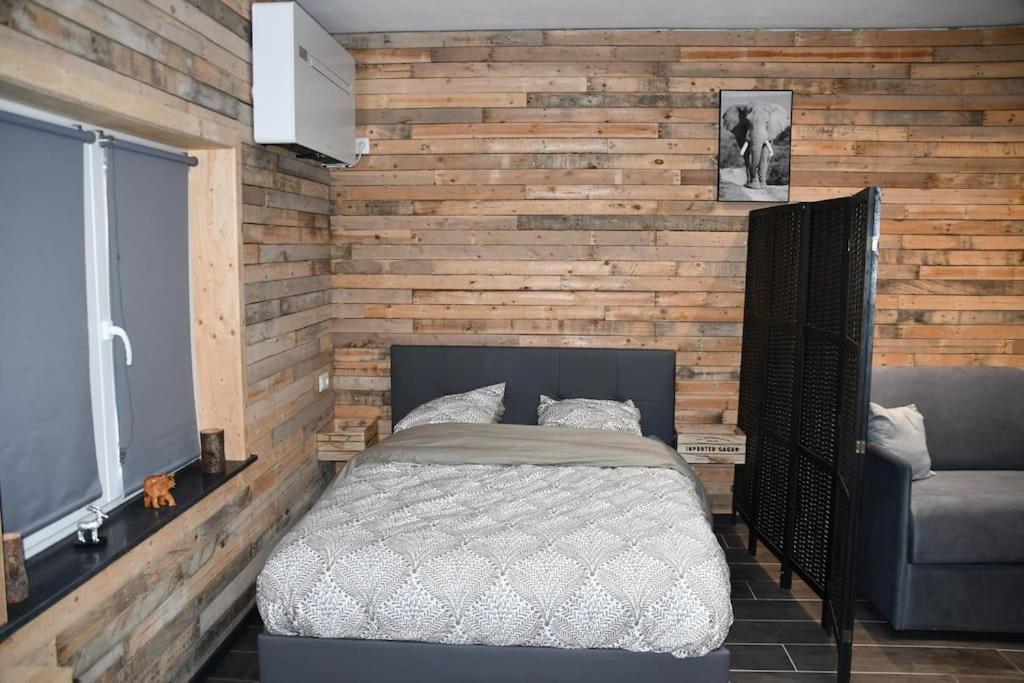Logement In Wood Брюжлет Экстерьер фото